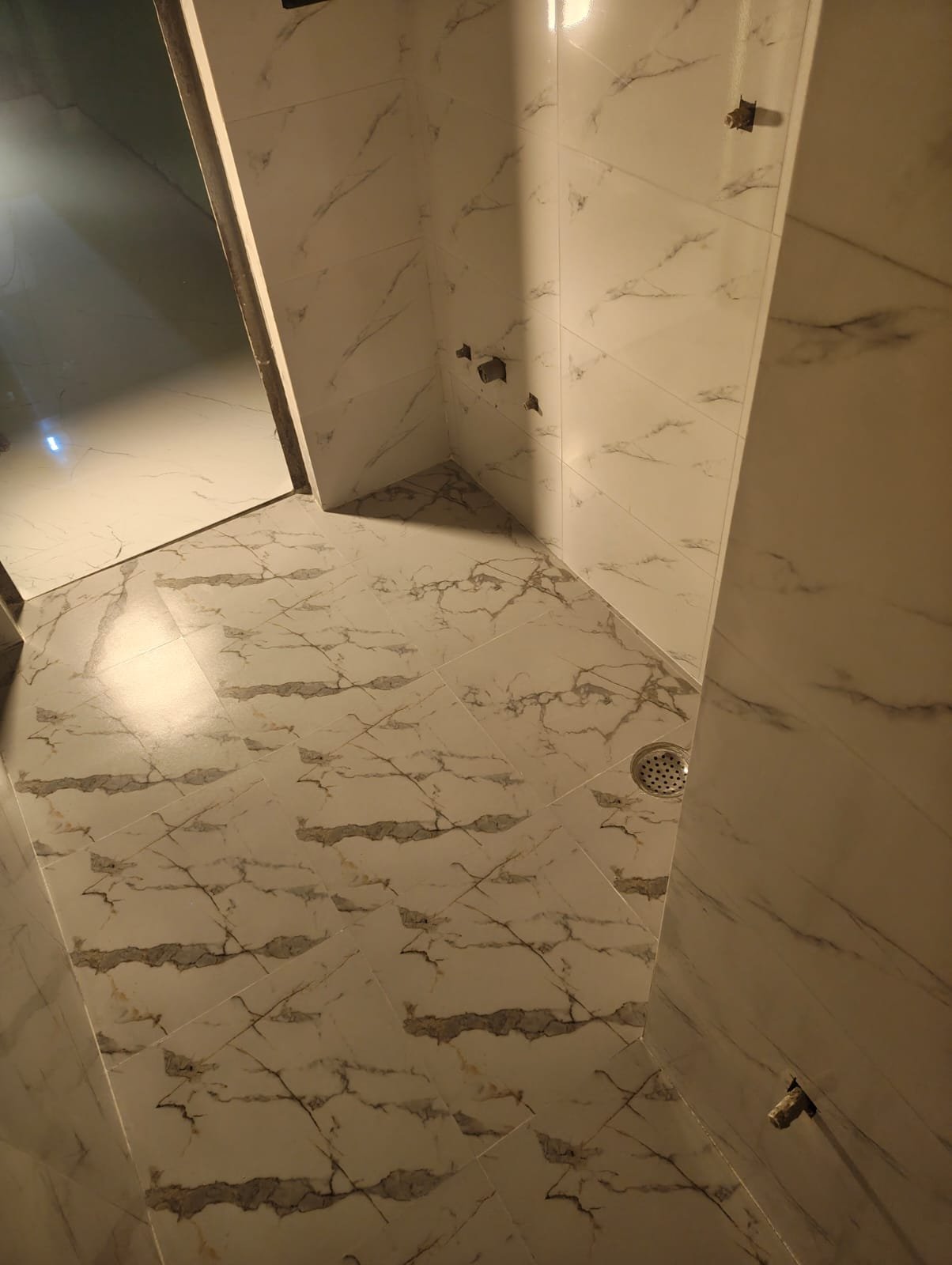 Precision Tile Contractor Gurugram - TILES Thekedar
